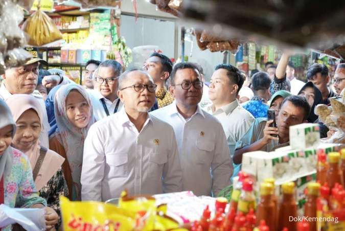 Mendag Busan & Menko Pangan Pantau Pasar Pabaeng-Baeng Makassar, Pasokan Bapok Cukup