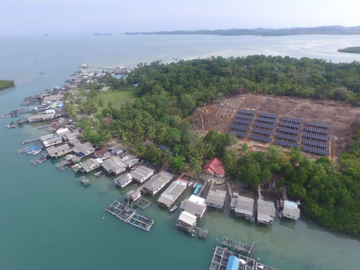 PLTS Atap Jalur Cepat Mengejar Target 100 GW