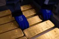 Harga Emas Diproyeksi Sideways di Kuartal III-2026, Cermati Strategi Buy on Weakness