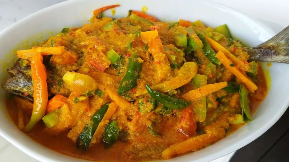 Resep Pesmol Ikan Bawal Hitam Berkuah Kuning Pekat, Bikin Nafsu Makan Naik
