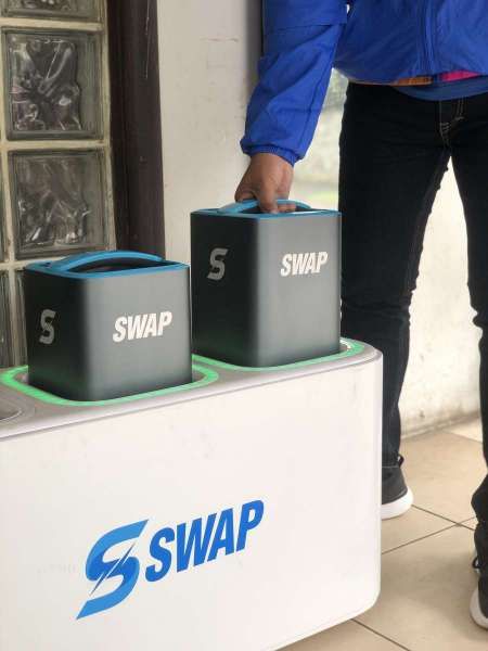 Kolaborasi Lazada dan Smoot Memperkenalkan BlueVehicle untuk Armada Pengiriman