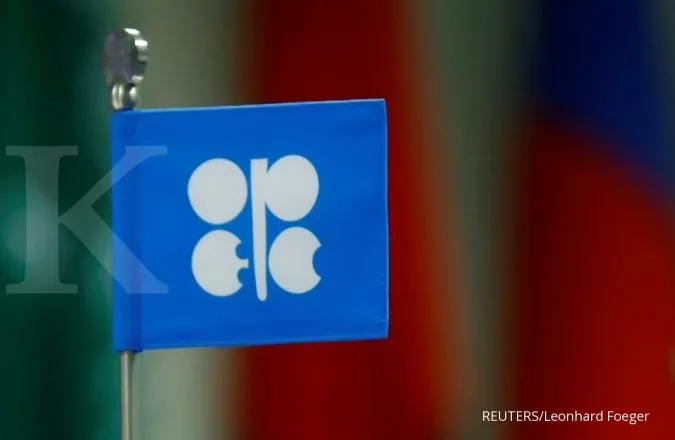 OPEC July oil output hits 2018 peak, but outages weigh
