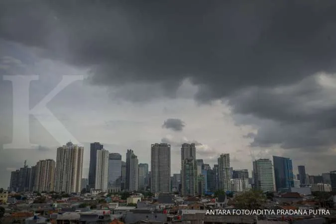 Peringatan Dini Cuaca Besok (4/10), Hujan Lebat Guyur Banyak Provinsi 