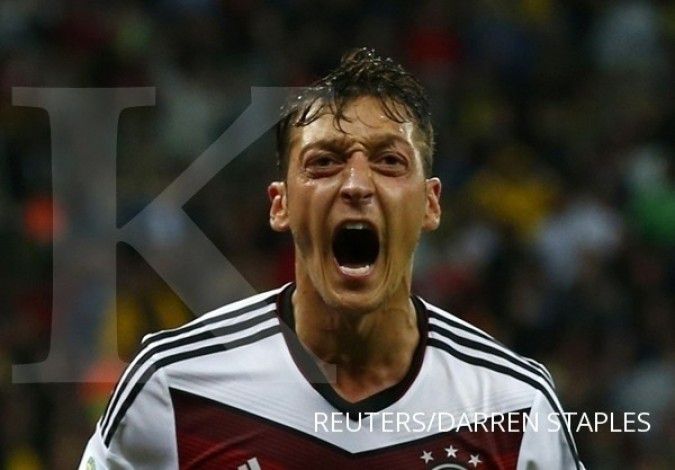 Dapat bonus, Ozil biayai operasi 23 anak Brasil