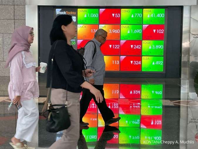 IHSG Anjlok 1,56% ke 6.544,2 di Akhir Sesi Pertama (11/2), Saham ISAT Ambles 13,8%