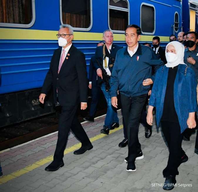 Usai Temui Presiden Zelenskyy, Jokowi Kembali ke Polandia