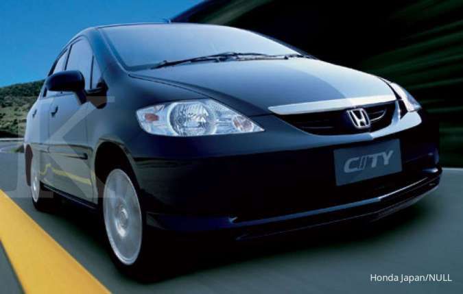 Ilustrasi lelang mobil dinas sedan Honda City