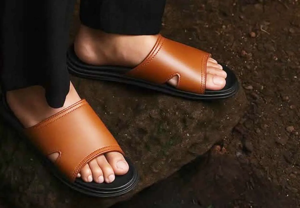 Mencetak Fulus dari Sandal Lintas Generasi