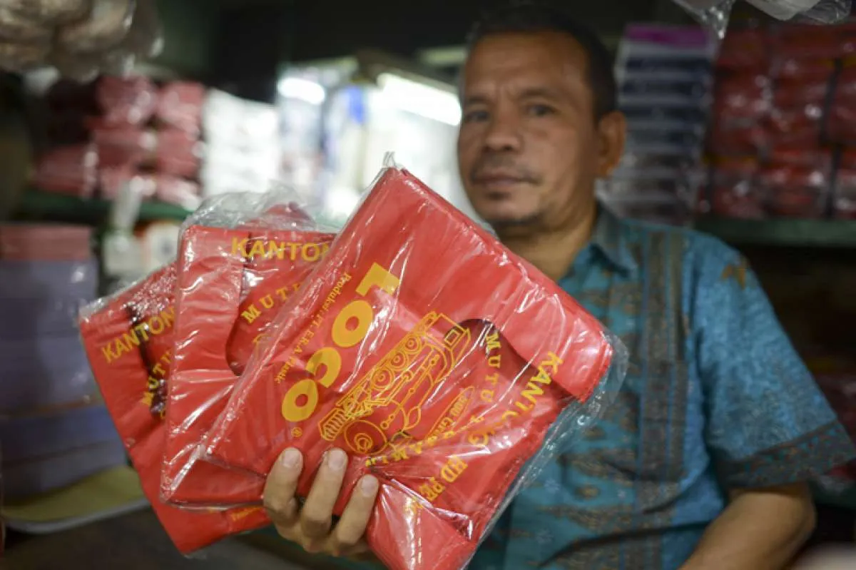 Mulai diterapkan, target penerimaan cukai kantong plastik Rp 1,5 triliun di 2021