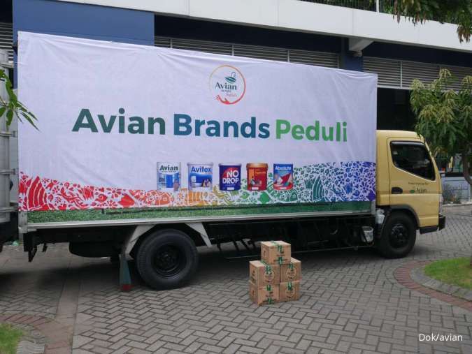 Kegiatan CSR Avian Brands Peduli Salurkan Bantuan Paket Sembako ke Warga Sekitar 