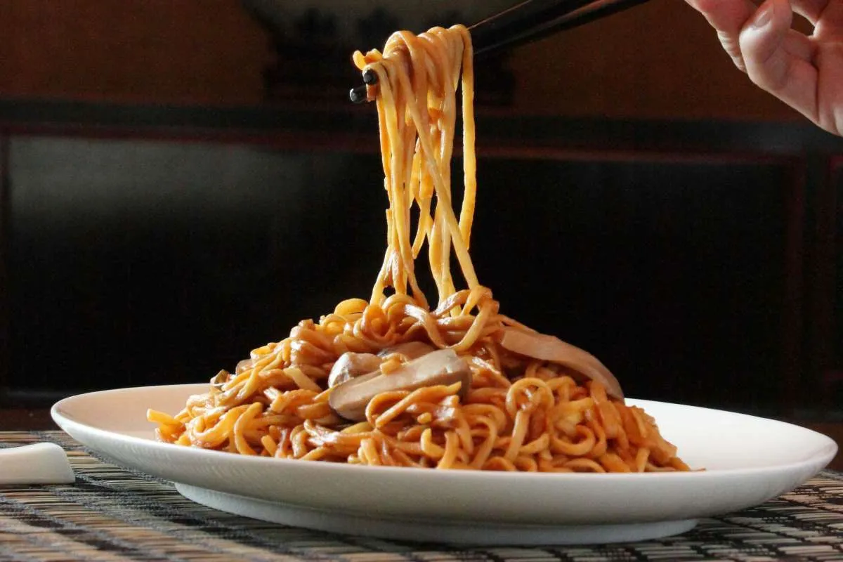 Resep Mie Panjang Umur khas Imlek, Dipercaya Bawa Banyak Keberuntungan Hidup