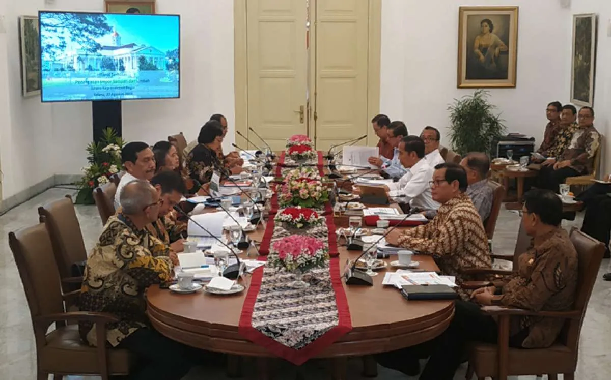 Jokowi minta pengaturan impor sampah segera diselesaikan