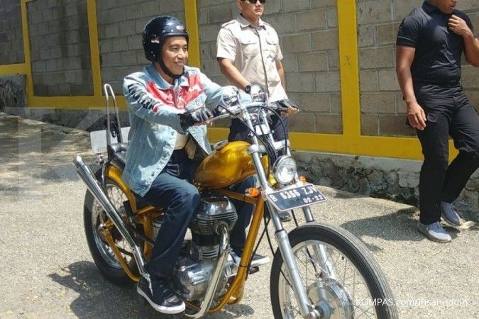 Gaya Jokowi touring ke Sukabumi pakai Chopper keren abis