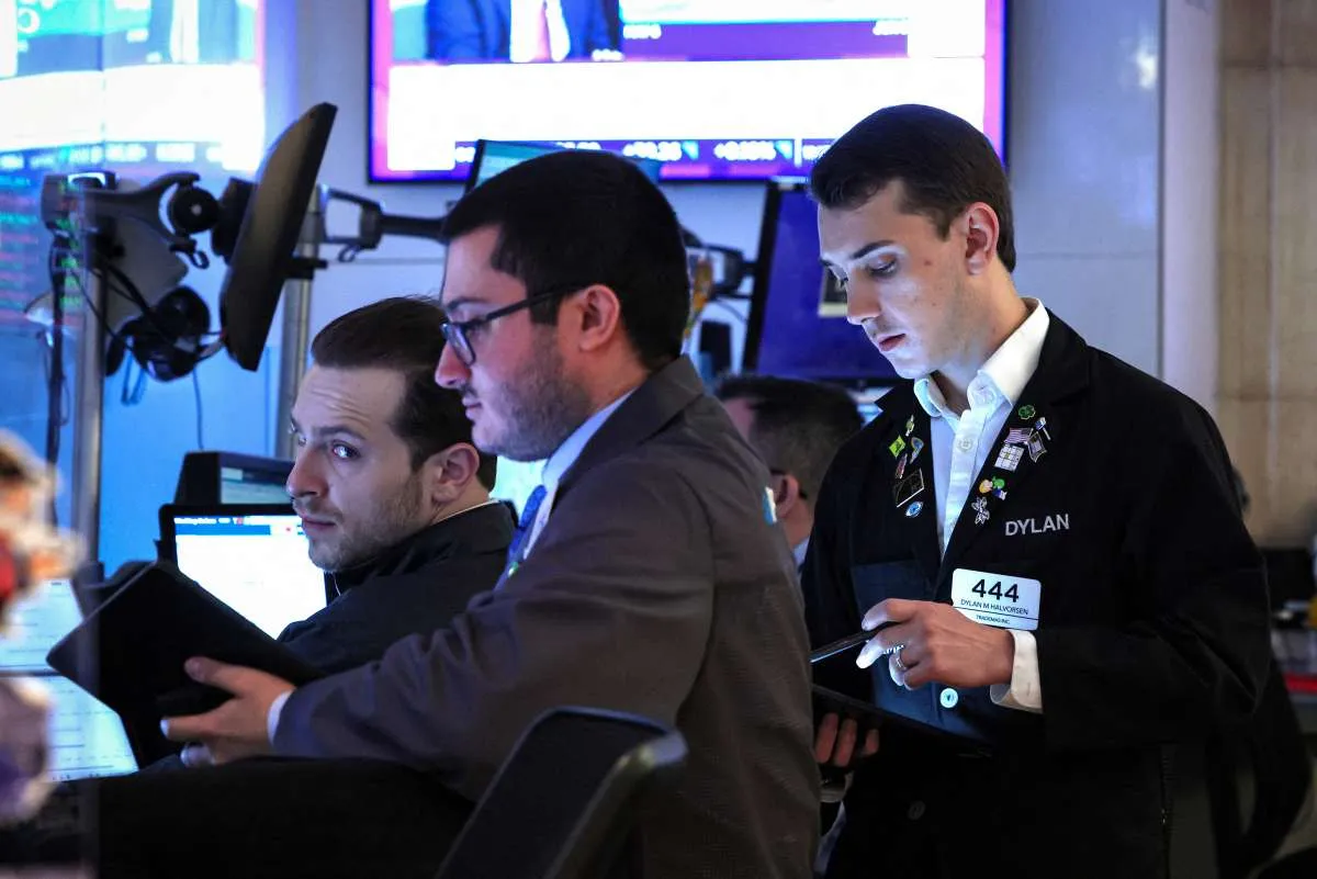 Wall Street Bergerak Tipis di Hari Kejepit Saat Data Tenaga Kerja Melambat