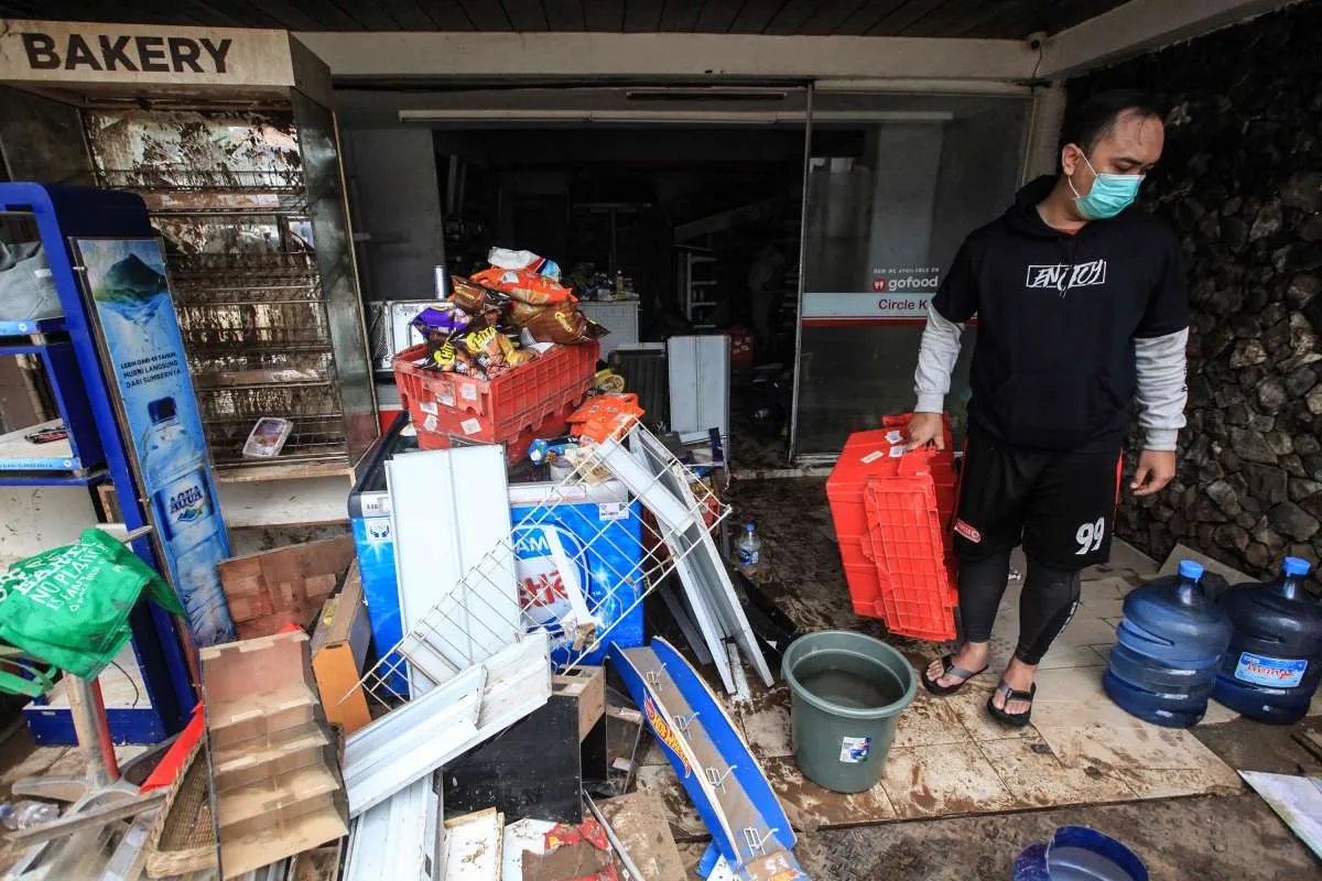 Omzet usaha makin anjlok, pengusaha minta ada antisipasi banjir Jakarta sejak dini