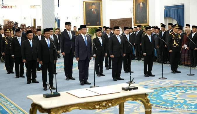 Prabowo Lantik 2 Wamenkeu Baru Dampingi Suahasil, Luky Alfirman dan Nurkholisoh Aman