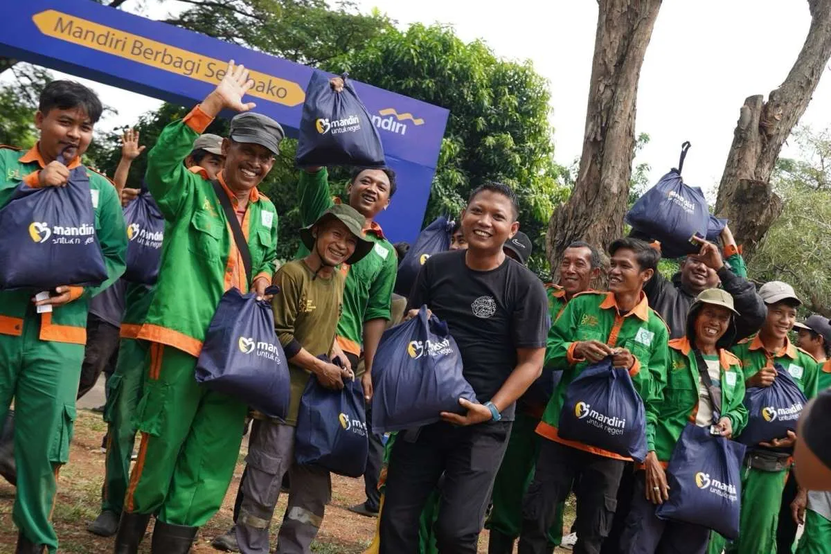 Momen Kebangkitan Nasional, Mandiri Bagikan 28 Ribu Sembako