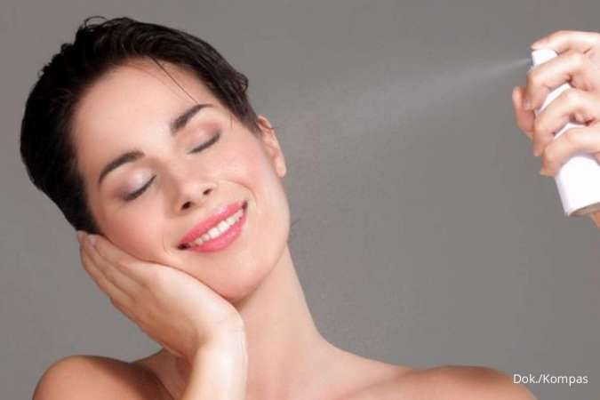 4 Alasan Penting Menggunakan Setting Spray di Akhir Tahapan Makeup