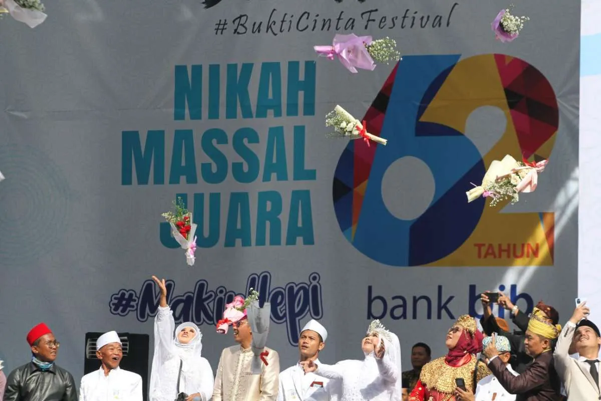 Ratusan Warga Jabar Nikah Massal Difasilitasi Bank BJB