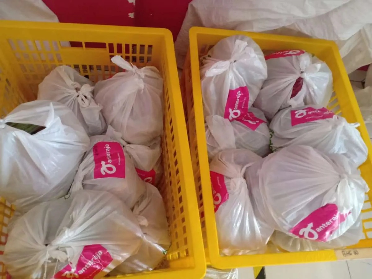 Beri bantuan sembako, dua perusahaan rintisan juga berdayakan petani sayuran