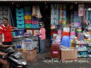 Sentra perabot yang turis asing pun mampir buat beli perabot (3)