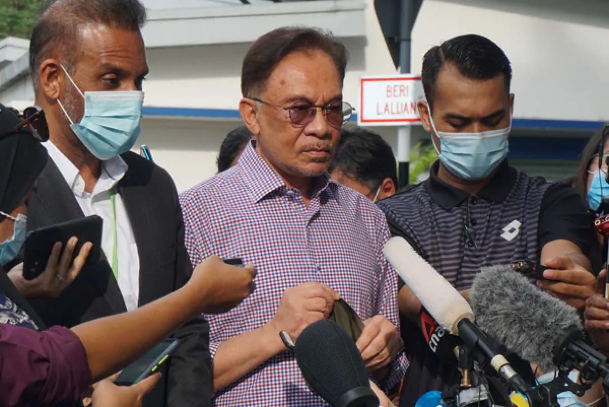 Anwar Ibrahim tuding kepolisian berniat jahat saat menyelidiki daftar pendukungnya 
