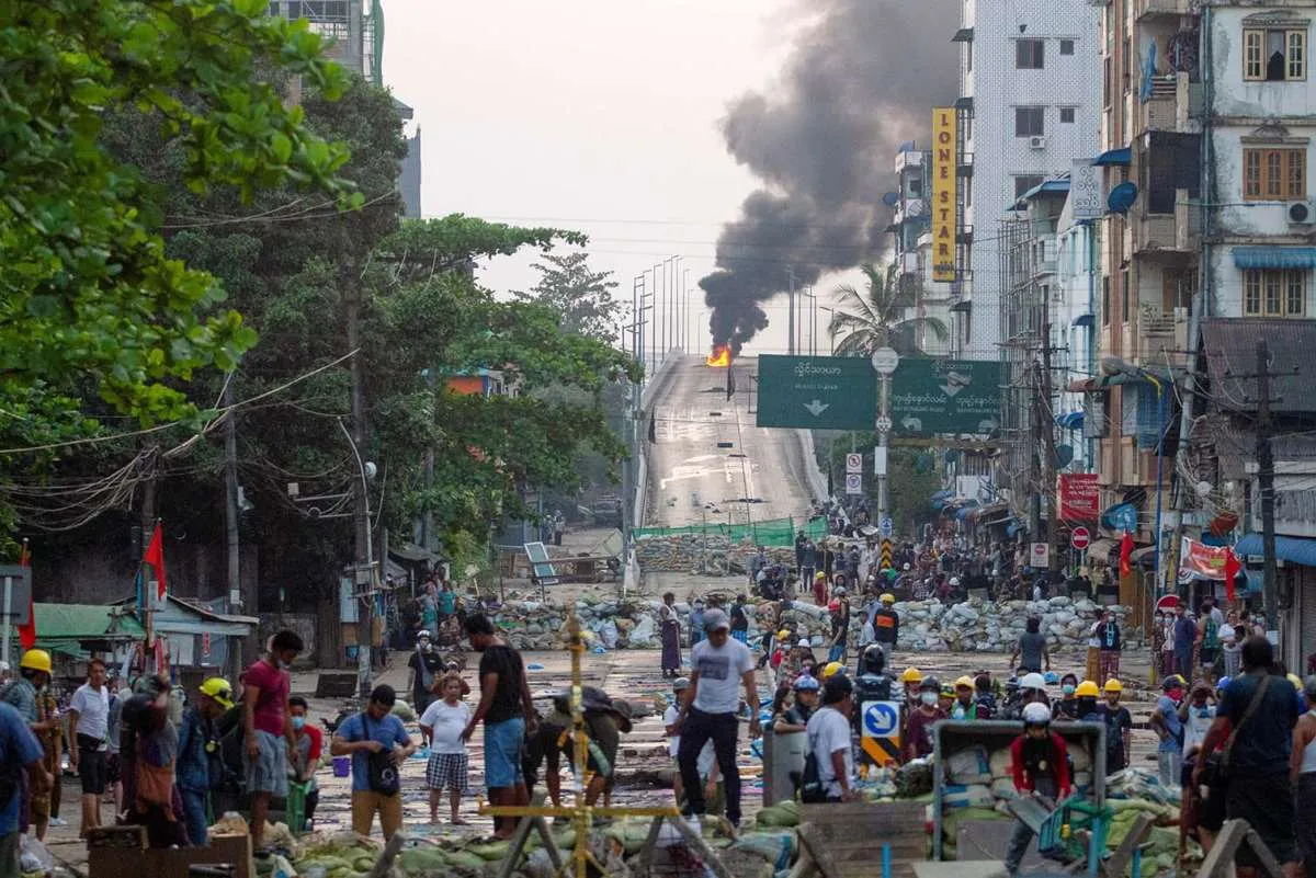 Sebanyak 230.000 penduduk mengungsi akibat gejolak politik di Myanmar