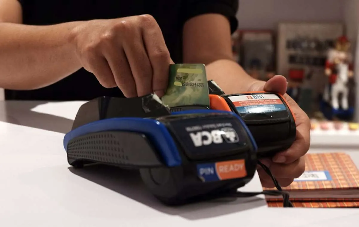 Implementasi kartu debit chip Bank Mandiri, BCA dan BRI sudah lampaui target