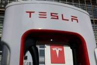 Tesla Evakuasi Fasilitas Pabriknya di Jerman Setelah Kebakaran