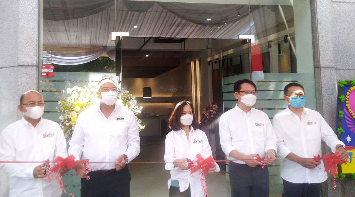 Buka Showroom Baru, IKAI Mengerek Kapasitas Produksi Keramik Hingga 50% Tahun Ini