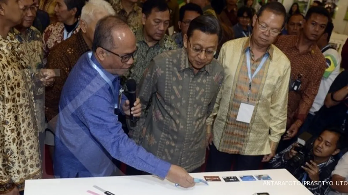 Di Belanda, Boediono bahas kerja sama pertahanan