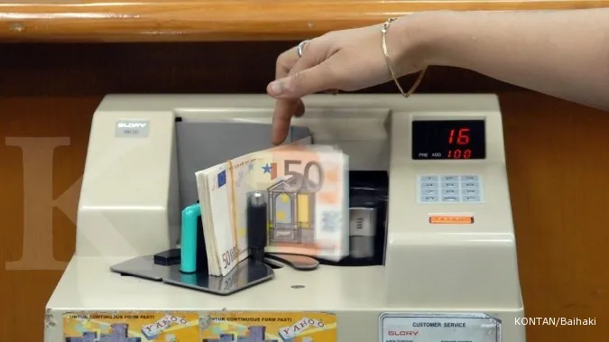 Italian bond yields rise as EU fails to agree rescue package