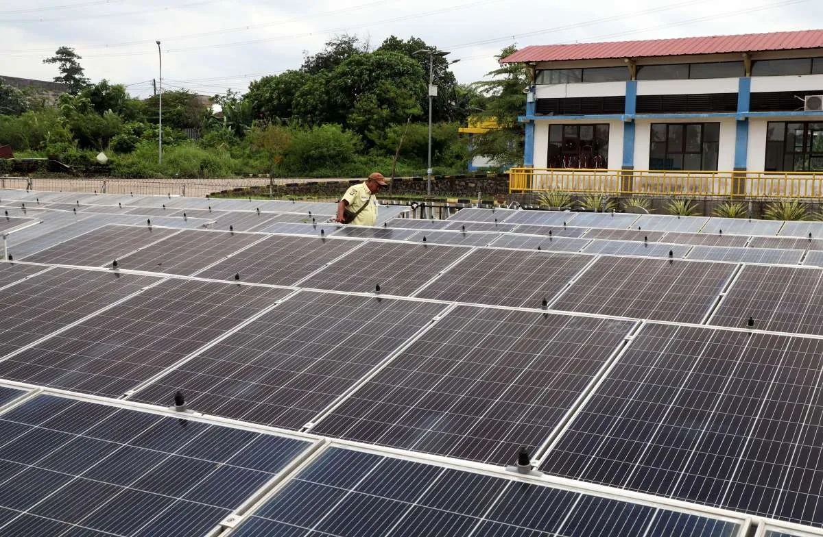 Tarif Panel Surya Indonesia ke AS Tembus 143%, Hilirisasi Hijau Bisa Terancam