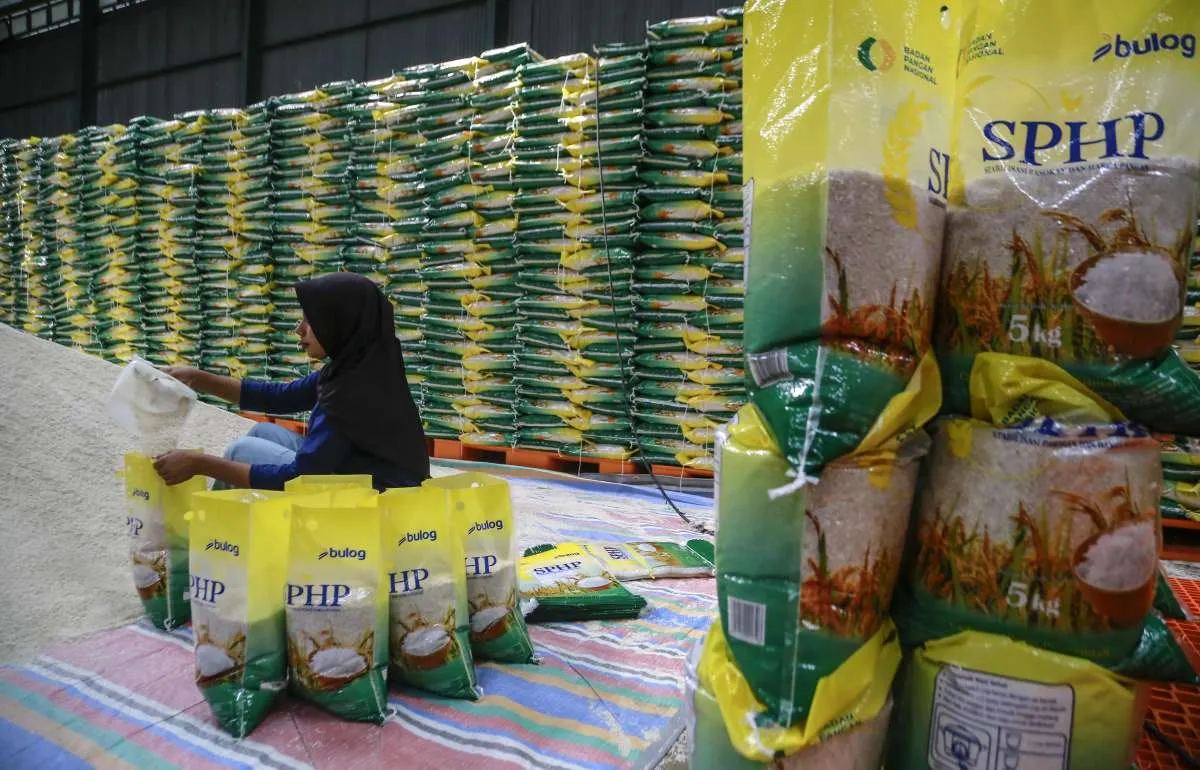 Jaga Pasokan & Harga Beras Stabil, Bulog Ditugaskan Salurkan 1,3 Juta Ton Beras SPHP 