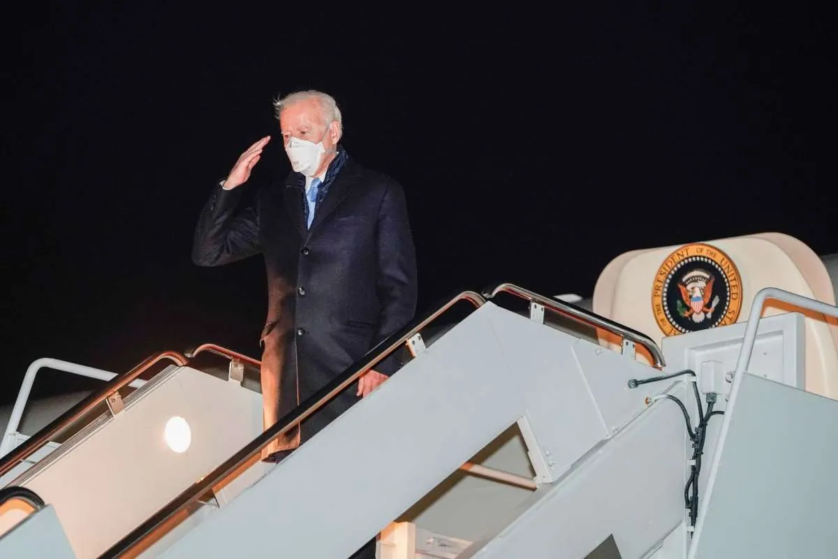 Biden akan prioritaskan guru dalam vaksinasi, dorong persetujuan stimulus Covid-19