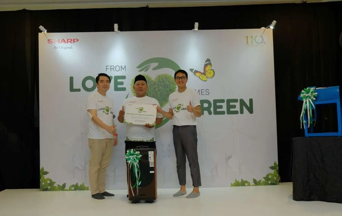 Sharp Tingkatkan Kesadaran Peduli Lingkungan Siswa Sekolah di Surabaya