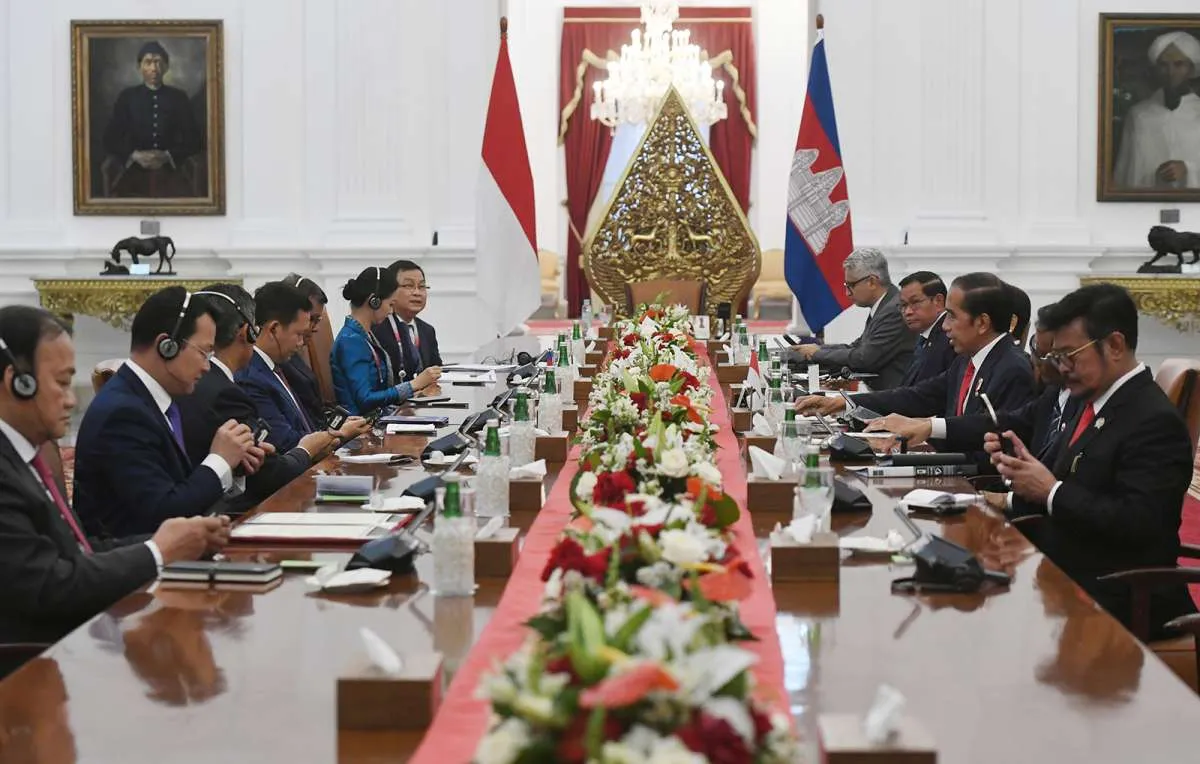 Bertemu PM Kamboja, Jokowi Sebut Indonesia akan Impor Beras 250.000 Ton dari Kamboja