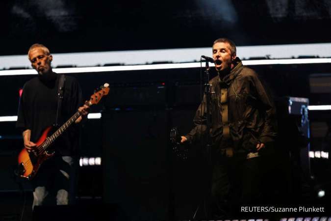 Konser Reuni Oasis: Anjing Adopsi Liam Gallagher Tampil di Layar LED Raksasa