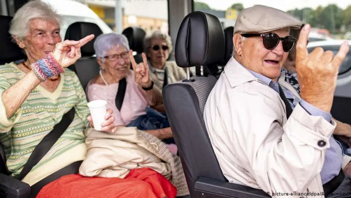 Penghuni Panti Jompo Kunjungi Festival Heavy Metal Wacken Open Air