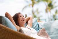 Jangan Takut Hitam, Inilah 5 Manfaat Rutin Berjemur di Pagi Hari