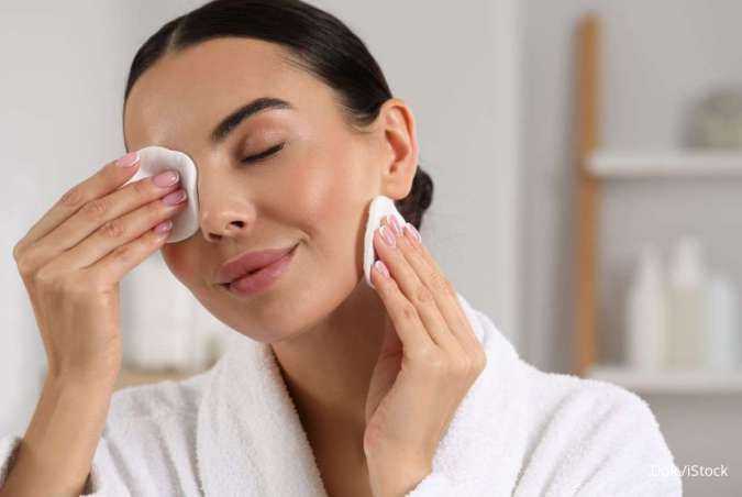 Micellar Water Habis? Ini 5 Cara Membersihkan Makeup Tanpa Makeup Remover