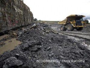 Tender kereta batubara masih menggelinding