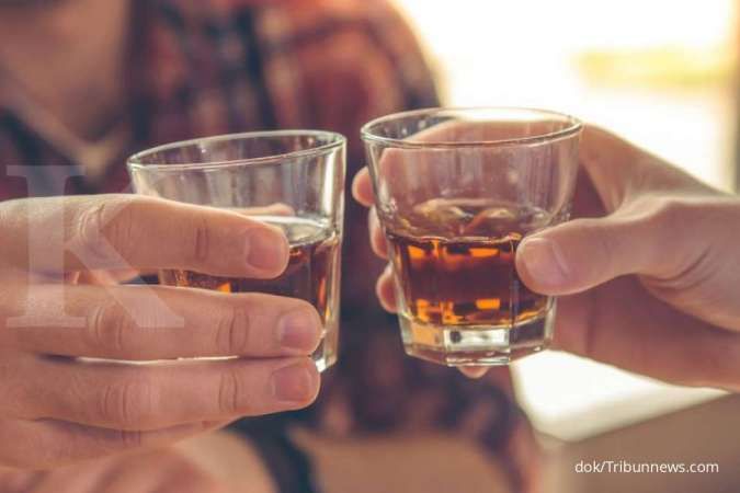 Bikin Kulit Cepat Tua, Ini 3 Efek Negatif Minum Alkohol bagi Kulit