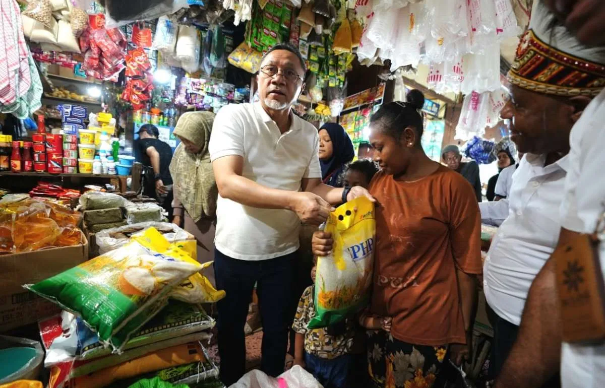 Tinjau Pasar Sentral Hamadi di Papua, Mendag: Pasca-Lebaran Bapok Stabil & Stok Ada