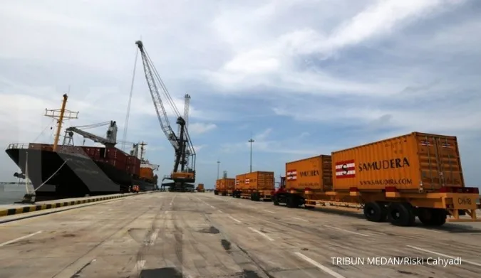 Indonesia books $2.05 billion trade deficit in November  