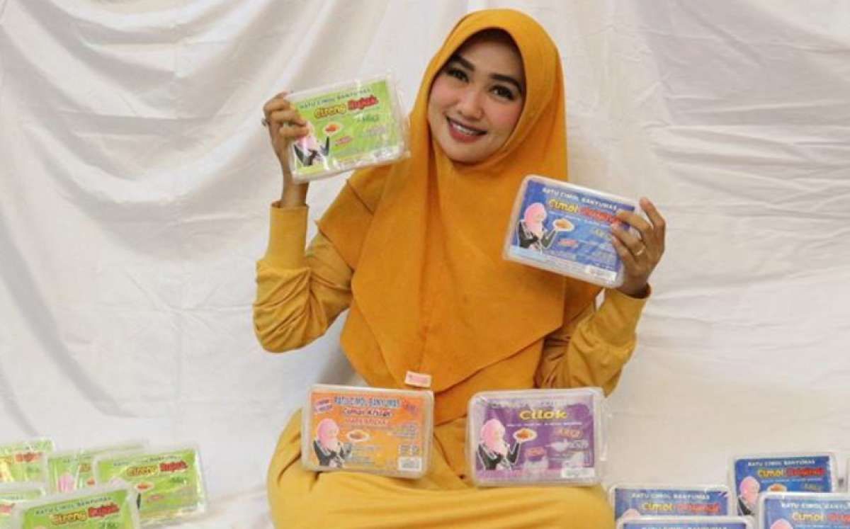 Sukses Menjadi Ratu Cimol Berkat sang Ayah