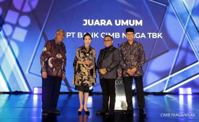 CIMB Niaga Raih Juara Umum Annual Report Award 2022