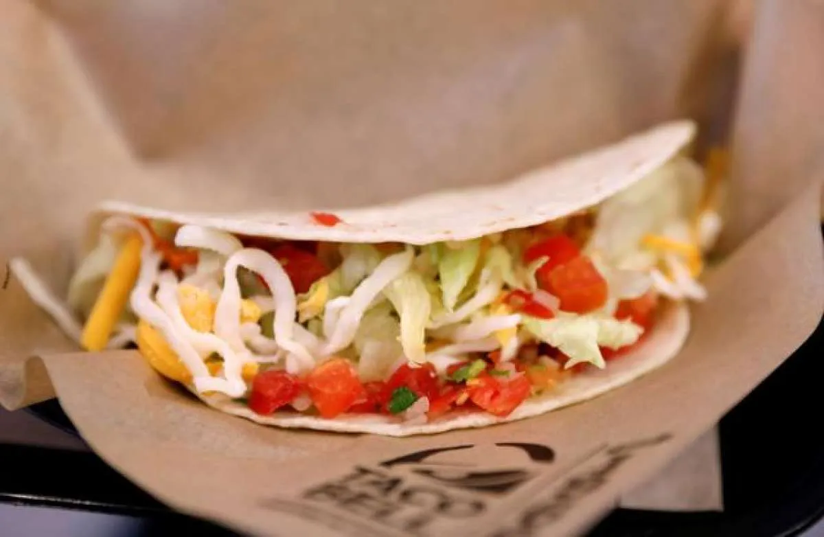 Gerai Taco Bell pertama di Indonesia buka di kawasan Senopati pada 18 Desember*