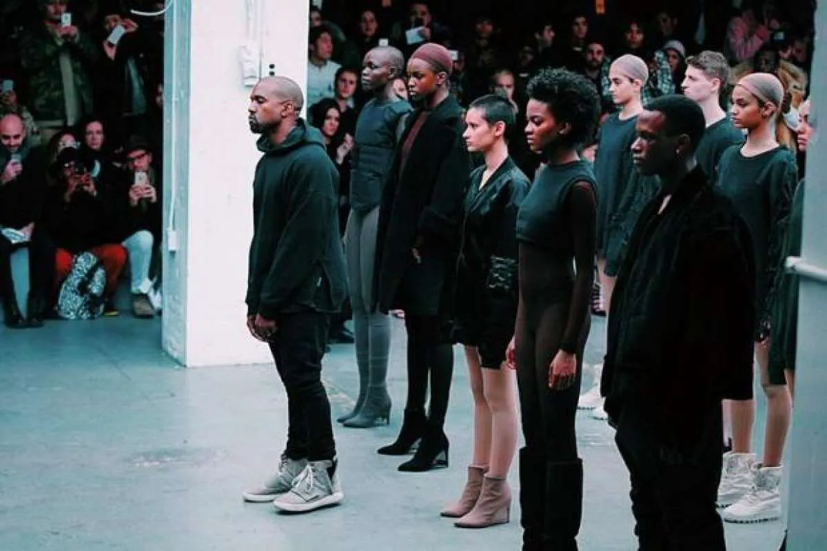 Kanye West gandeng Gap untuk kerjasama membuat line fashion Yeezy