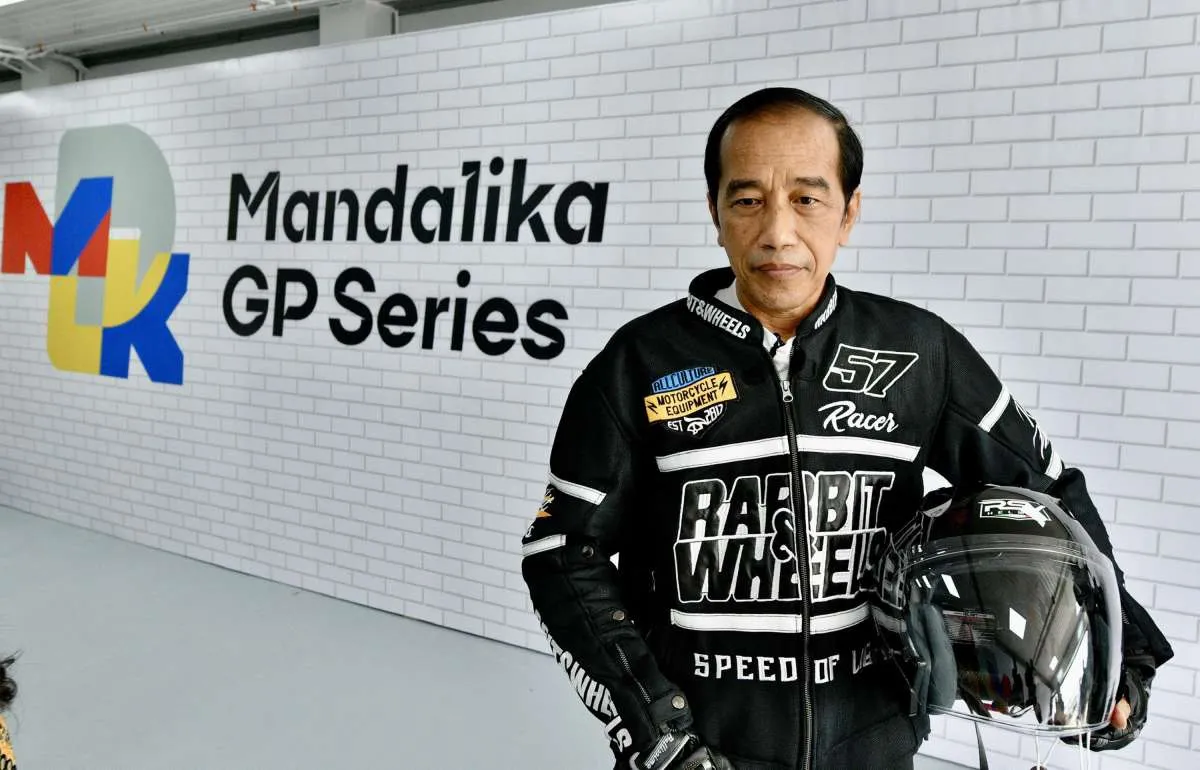 Jokowi resmikan Jalan Bypass BIL - Mandalika dan Sirkuit Mandalika